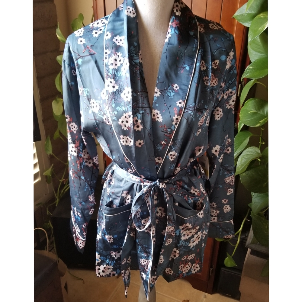 ‼LAST ONE‼🆕️NWT Sam Edelman Brand Floral Robe - Picture 7 of 8